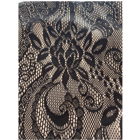 Ann Taylor Black lace overlay skirt Size 8 - Picture 2 of 6